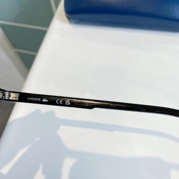 Lacoste sunglasses L916S in black - Picture 4 of 5